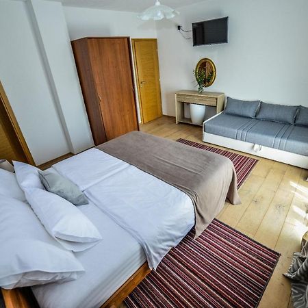Sixteen Lakes Guest House 2イェゼルツェ エクステリア 写真